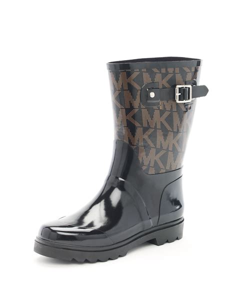 Logo rain boots in black .